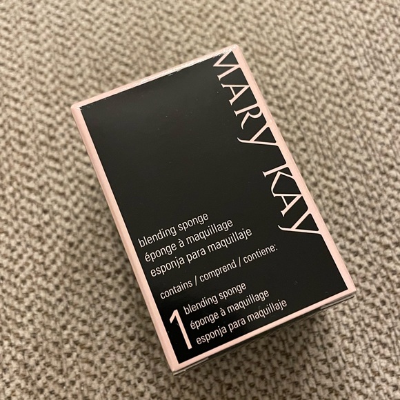 NWT Mary Kay Blending Sponge - Picture 2 of 5